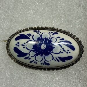 Vintage Sterling Silver Oval Porcelain Pendant Brooch. 1 inch wide